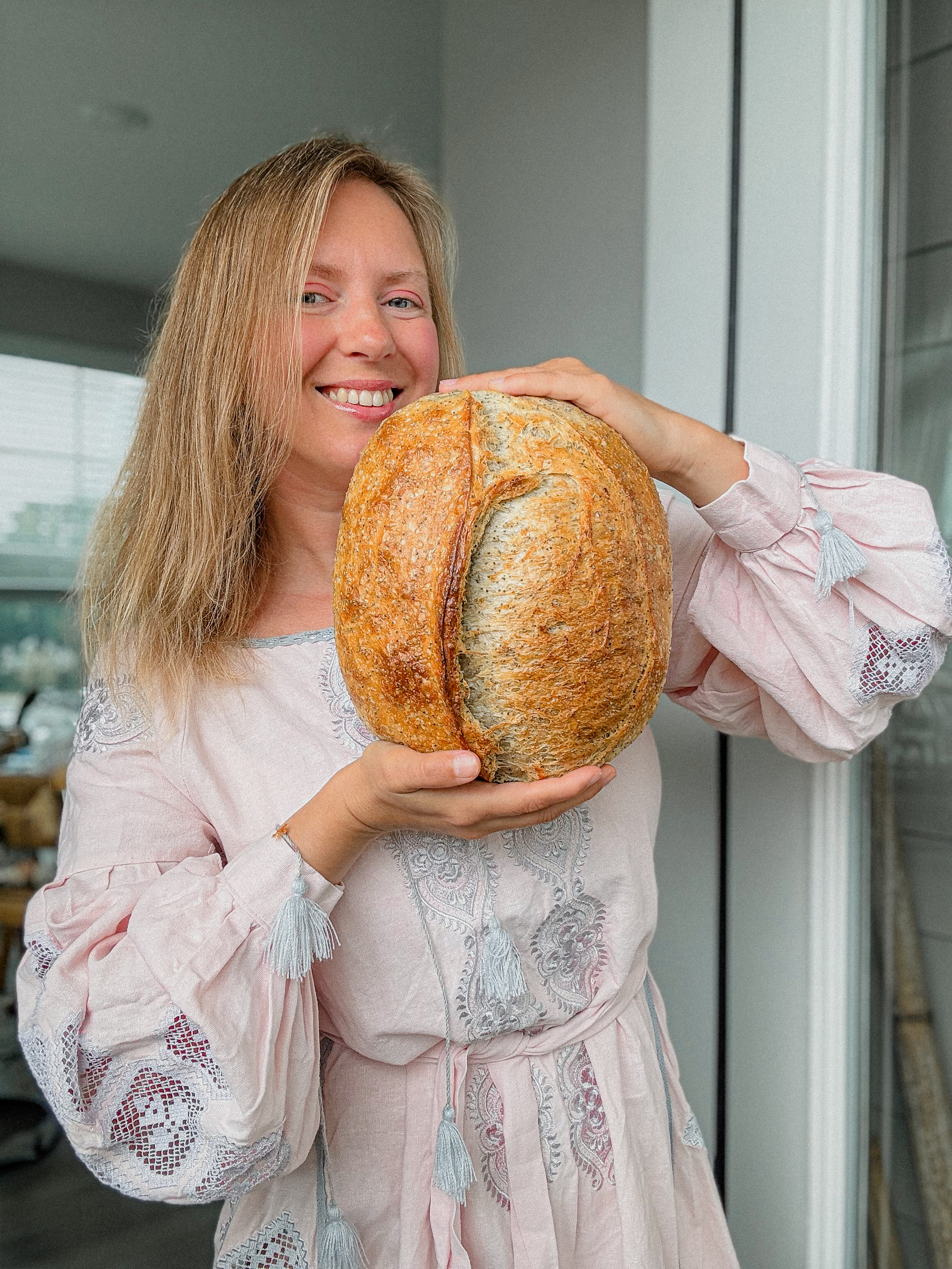 Таня працює з закваскою